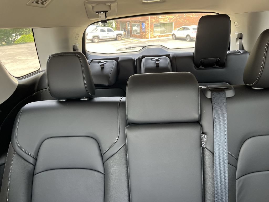 Used 2025 Nissan Pathfinder SL AWD/4WD image 23