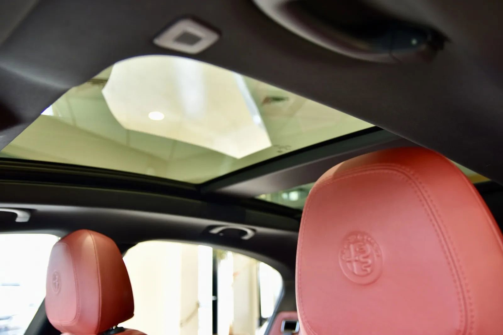 Used 2022 Alfa Romeo Stelvio Veloce image 18