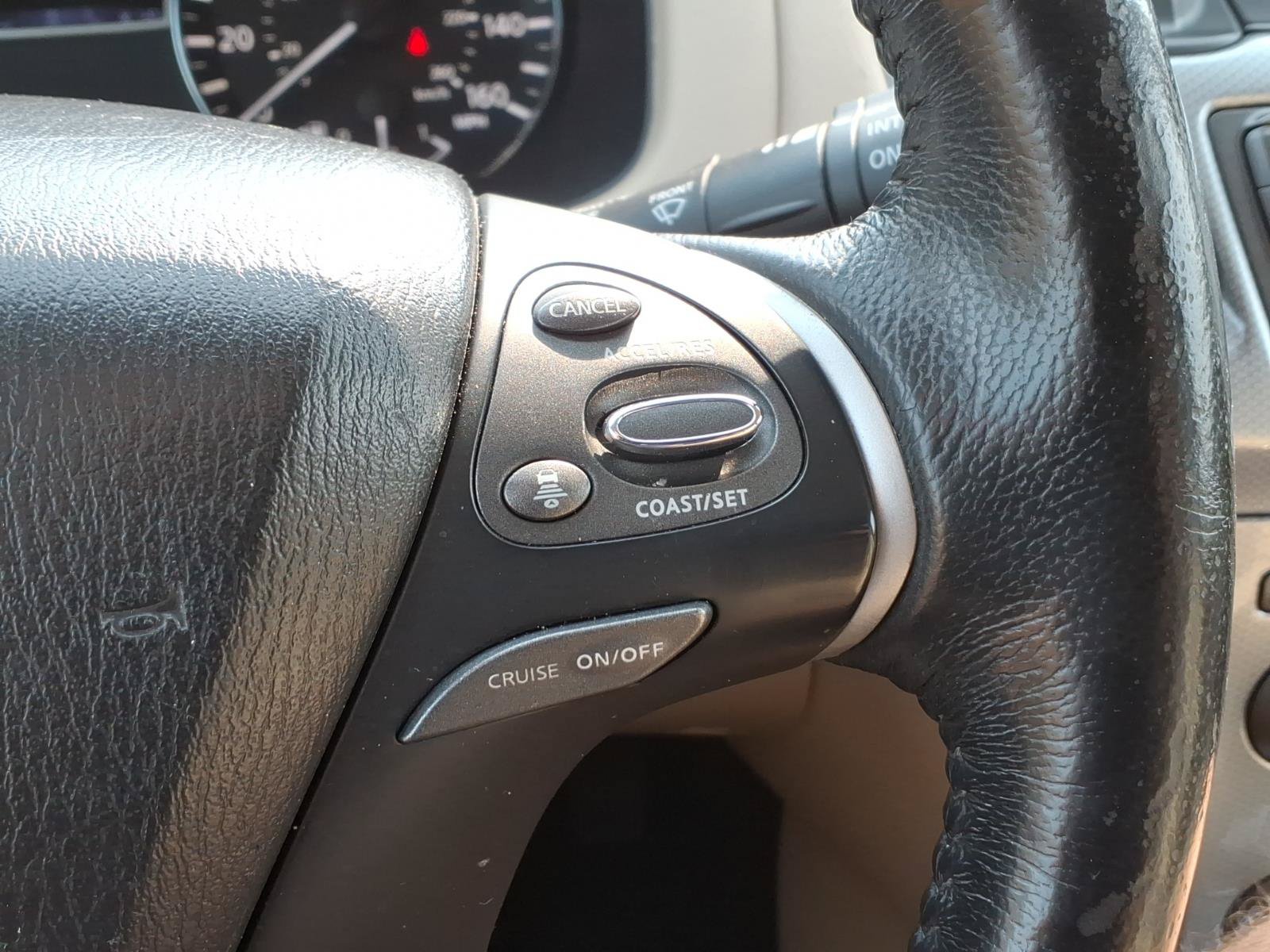 Used 2019 Nissan Pathfinder SL FWD image 16