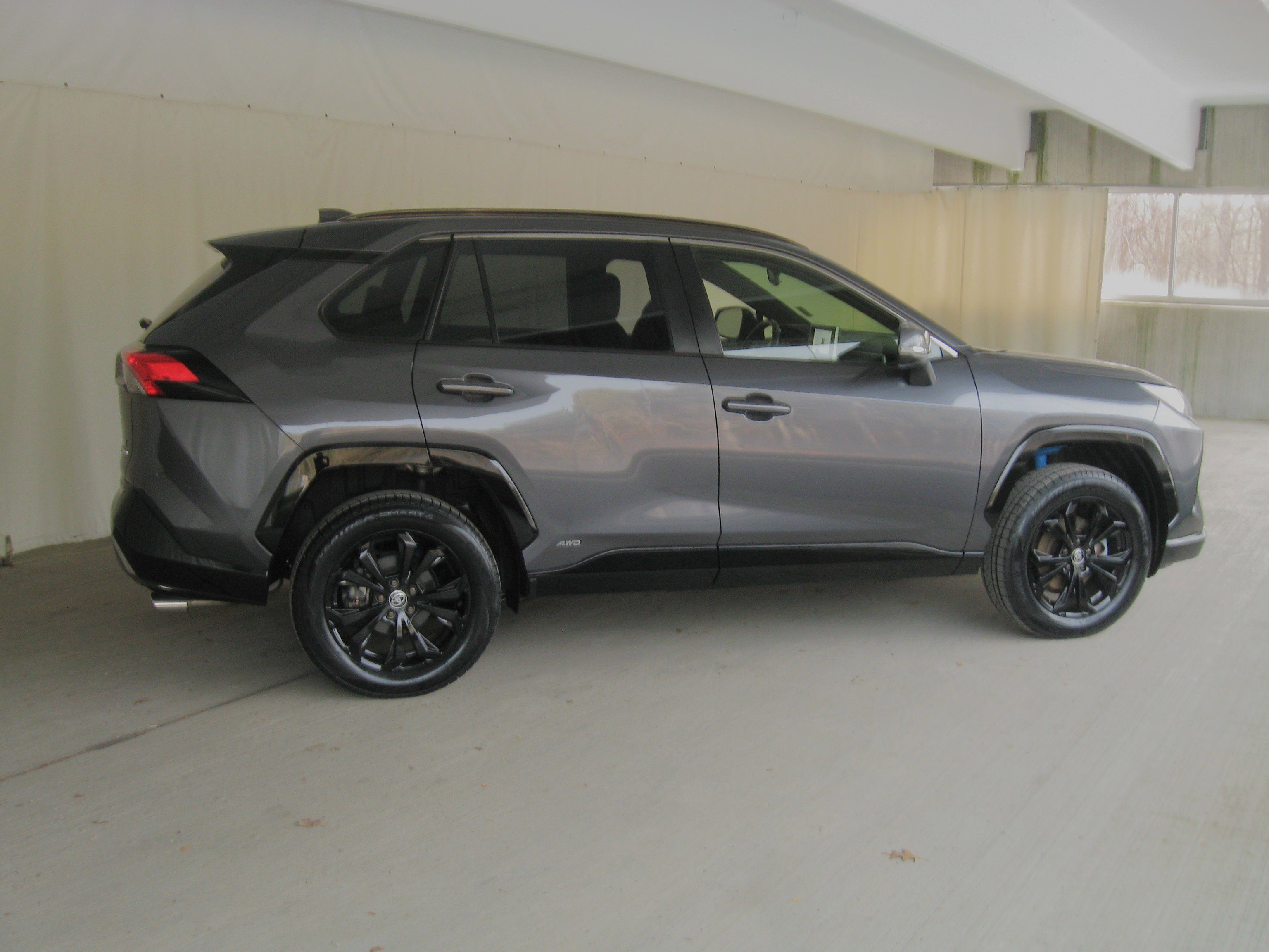 Used 2023 Toyota RAV4 SE w/ Convenience Package image 6