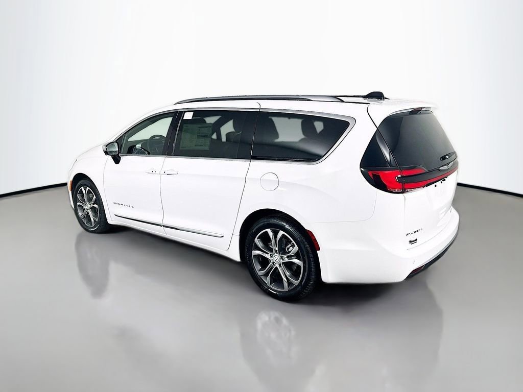 New 2026 Chrysler Pacifica Pinnacle image 5