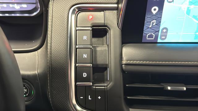 Used 2023 GMC Yukon XL SLT w/ SLT Premium Package AWD/4WD image 19