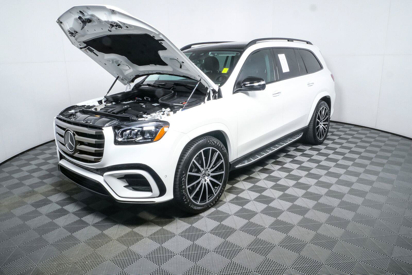 Used 2024 Mercedes-Benz GLS 580 4MATIC image 38