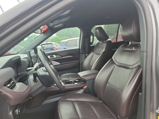 Used 2026 Ford Explorer Platinum AWD/4WD image 5