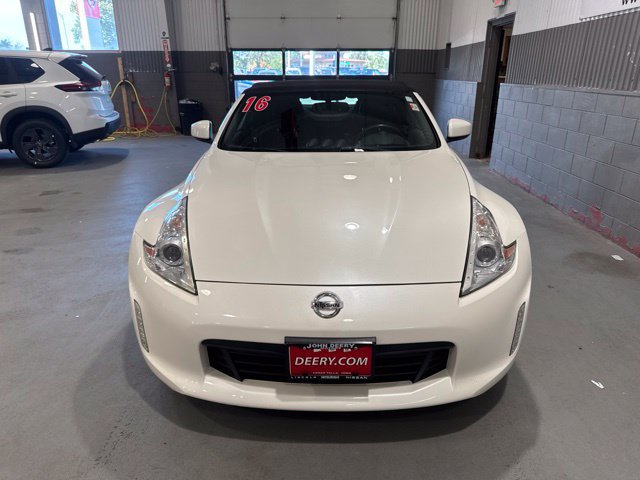 Used 2016 Nissan 370Z Touring Sport RWD image 2
