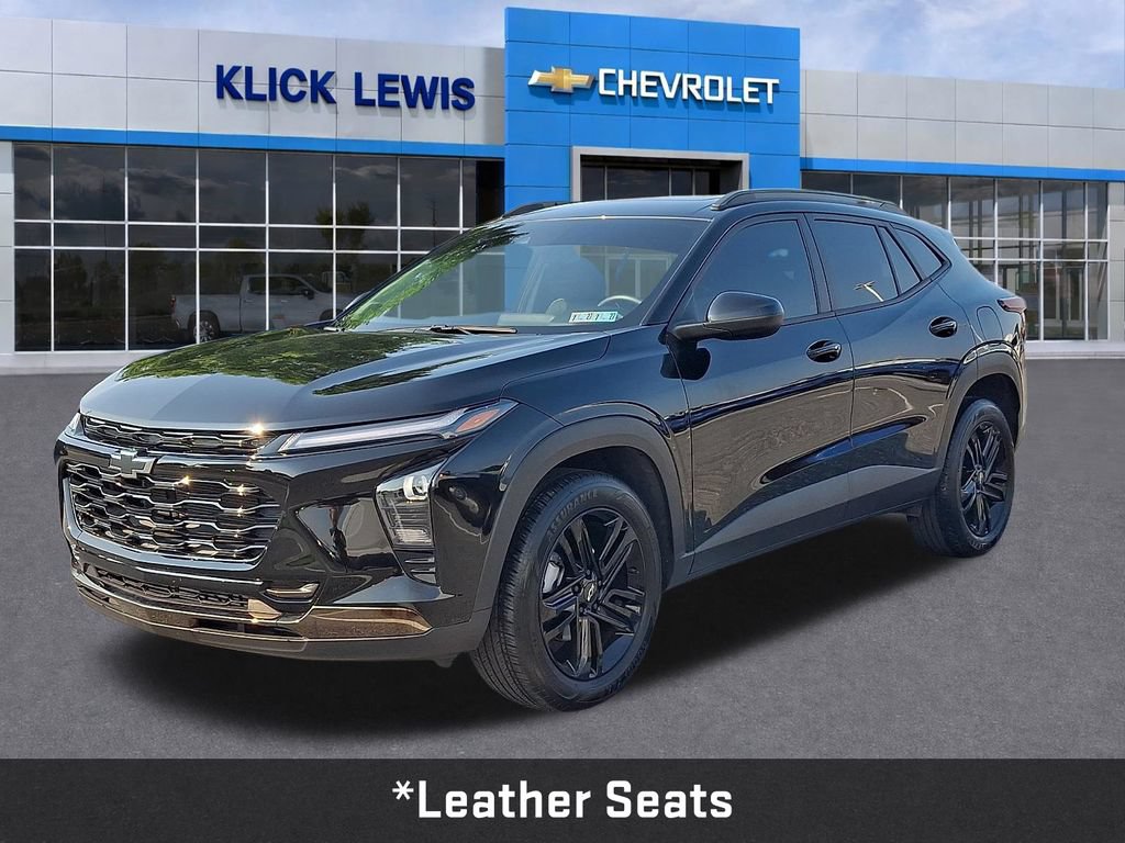 Used 2025 Chevrolet Trax ACTIV w/ Sunroof Package FWD image 3