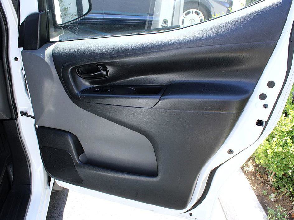 Used 2018 Nissan NV200 S image 11