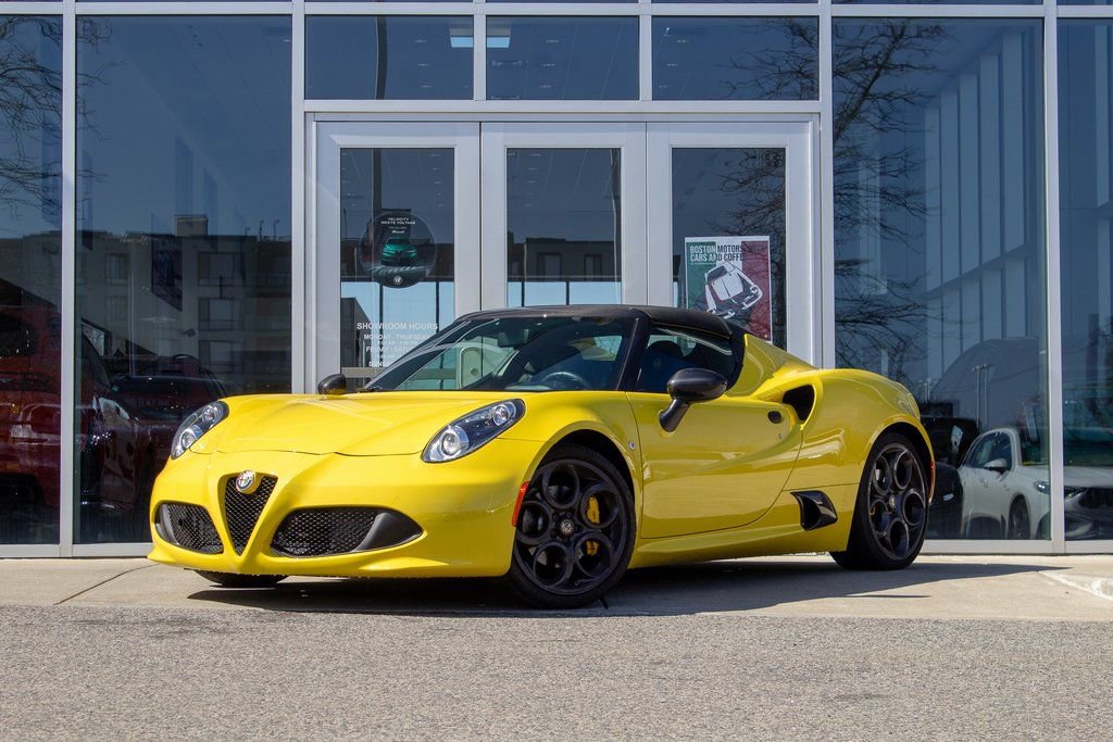 Used 2016 Alfa Romeo 4C Spider w/ Spider Track Package 4 RWD video 1