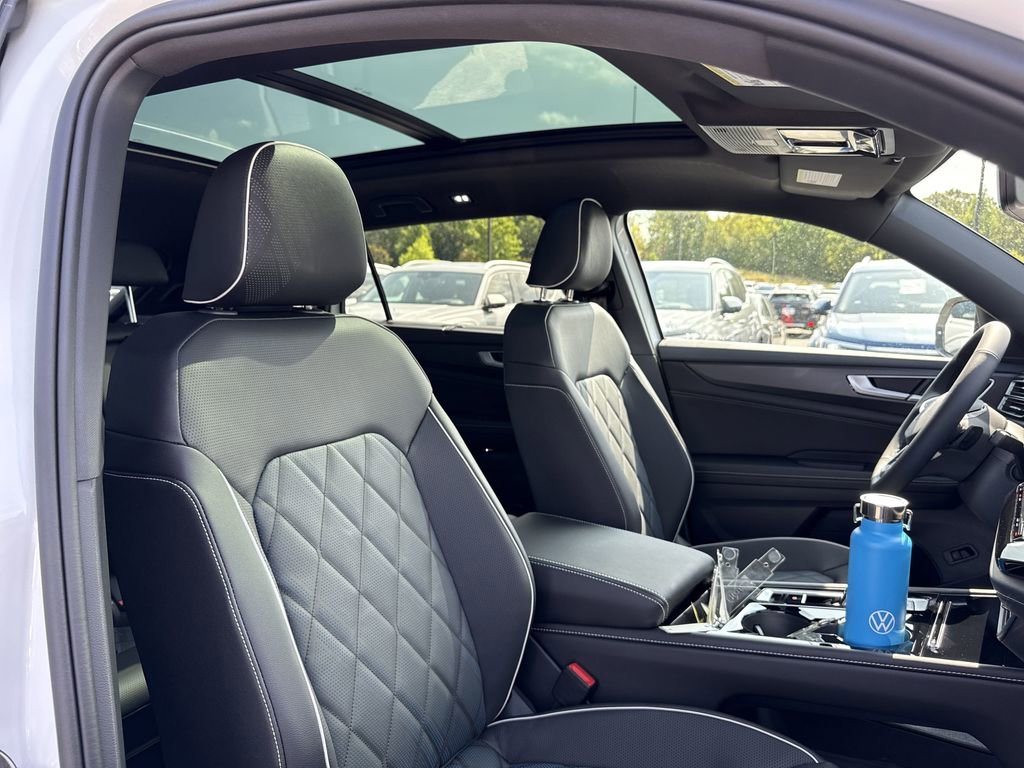 New 2025 Volkswagen Atlas Cross Sport SEL Premium R-Line image 19