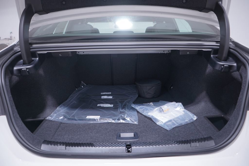 New 2026 BMW i5 eDrive40 w/ M Sport Package image 15