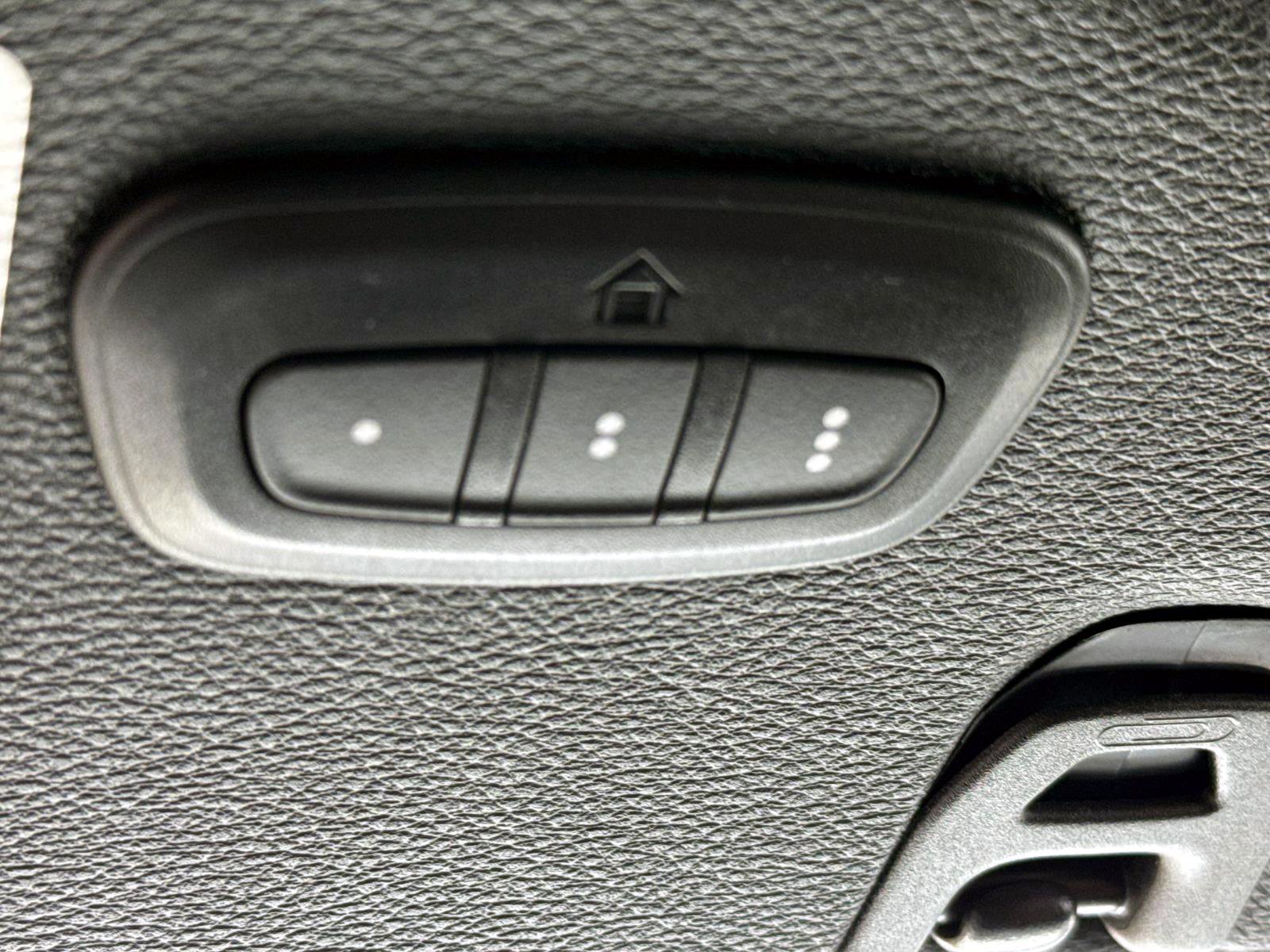 Used 2023 Jeep Wrangler Unlimited Sahara w/ Cold Weather Group image 13