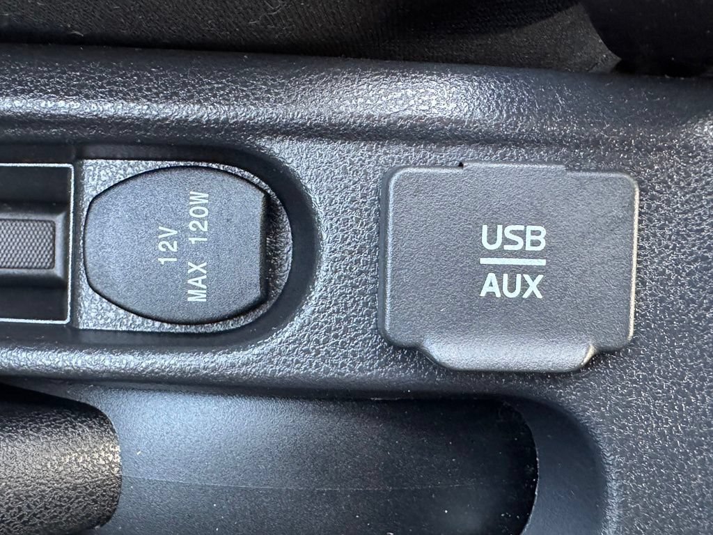 Used 2015 Nissan Versa Note SV FWD image 22