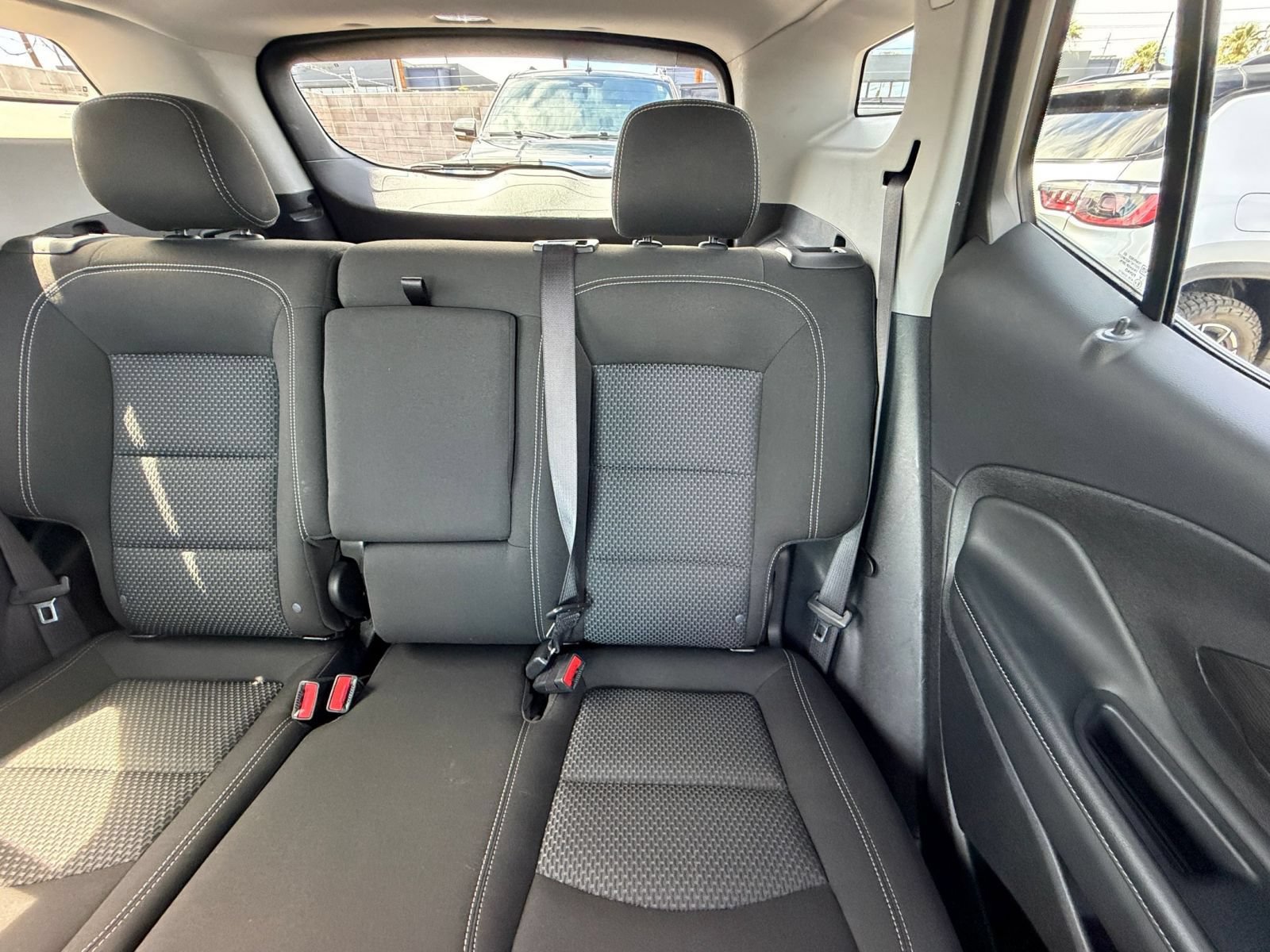 Used 2024 GMC Terrain SLE FWD image 35