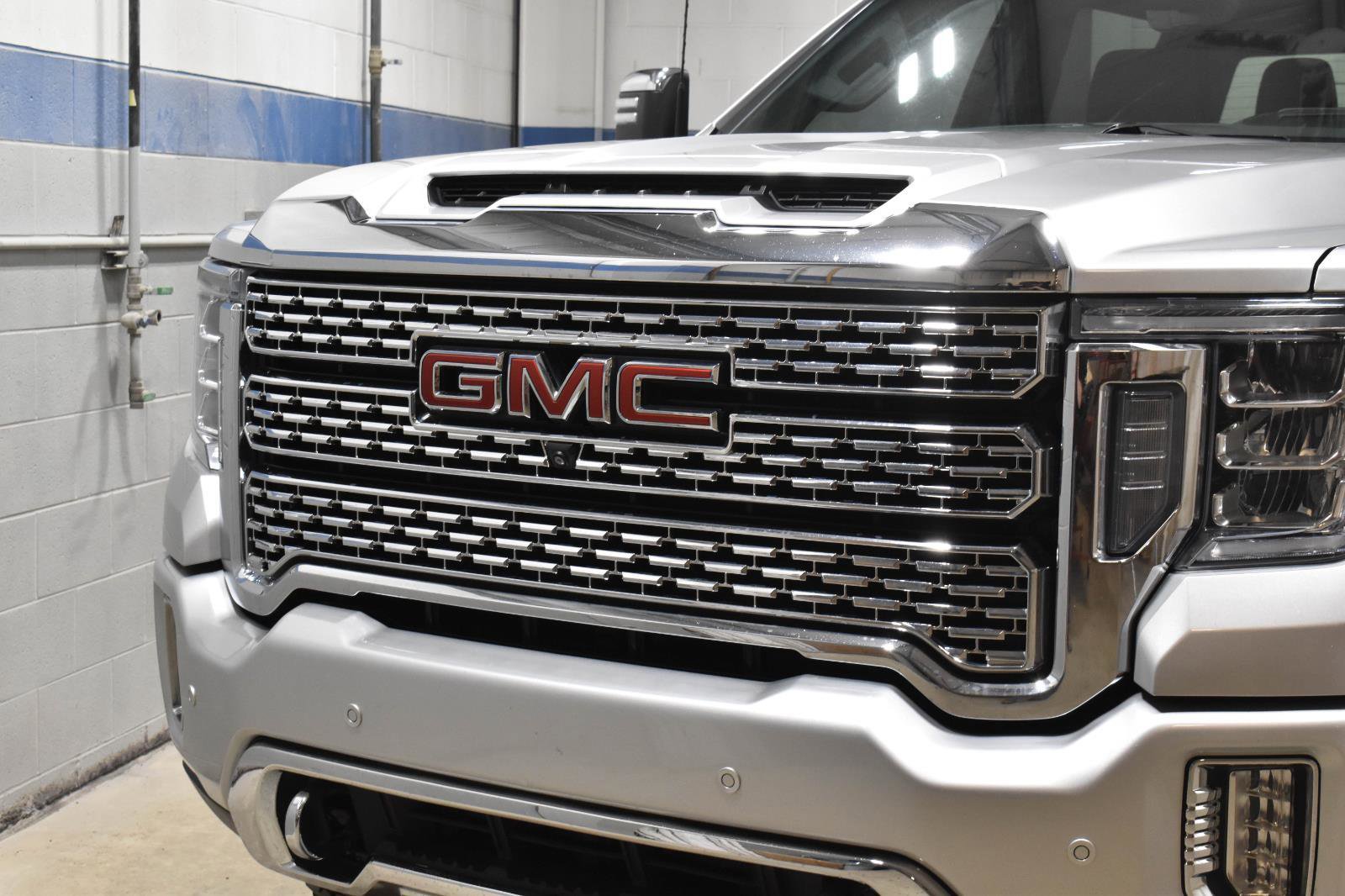 Used 2023 GMC Sierra 2500 Denali w/ Denali Ultimate Package AWD/4WD image 32