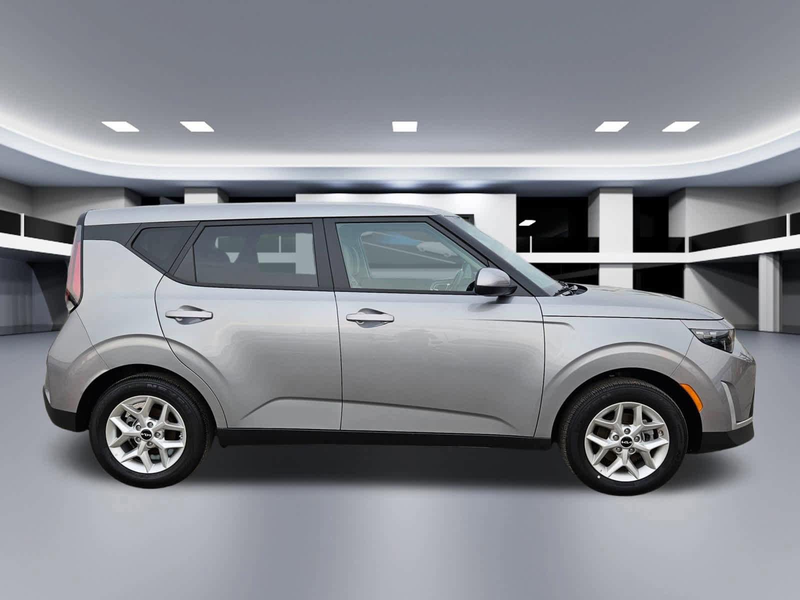 Certified 2025 Kia Soul LX FWD image 7