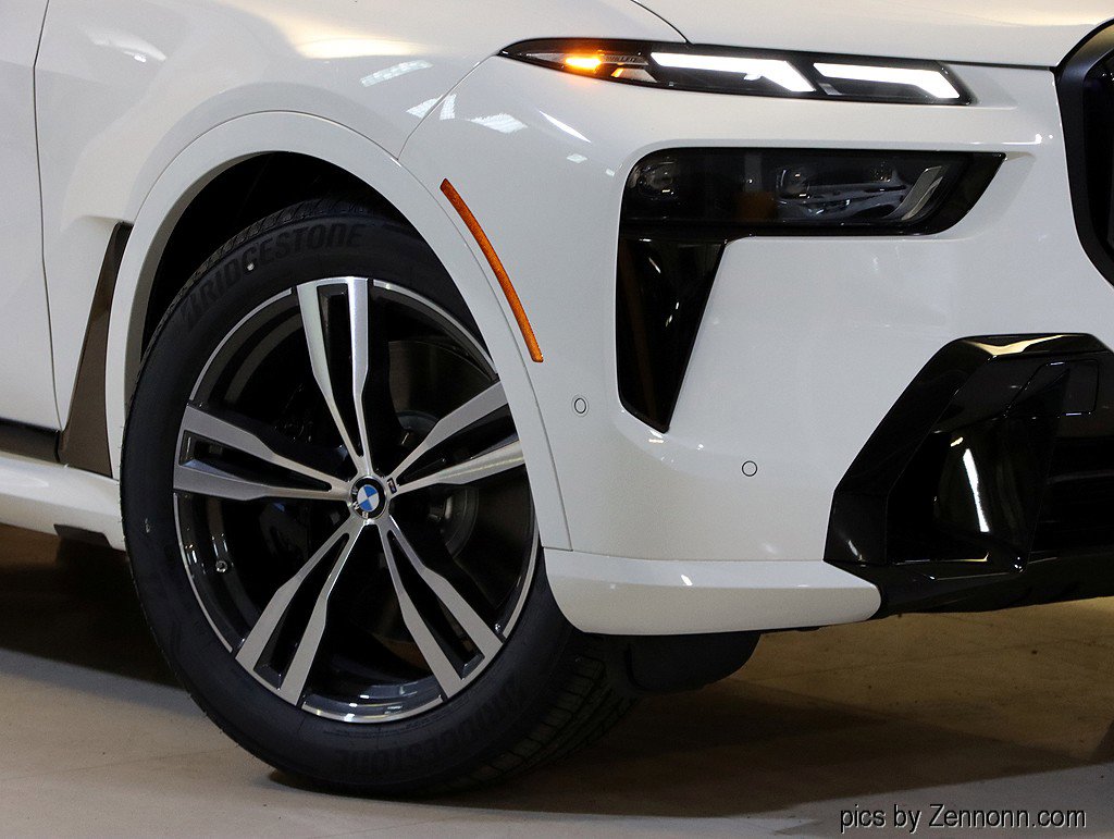 Used 2026 BMW X7 xDrive40i w/ M Sport Package image 3