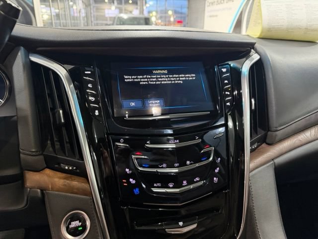 Used 2019 Cadillac Escalade ESV Premium Luxury AWD/4WD image 21