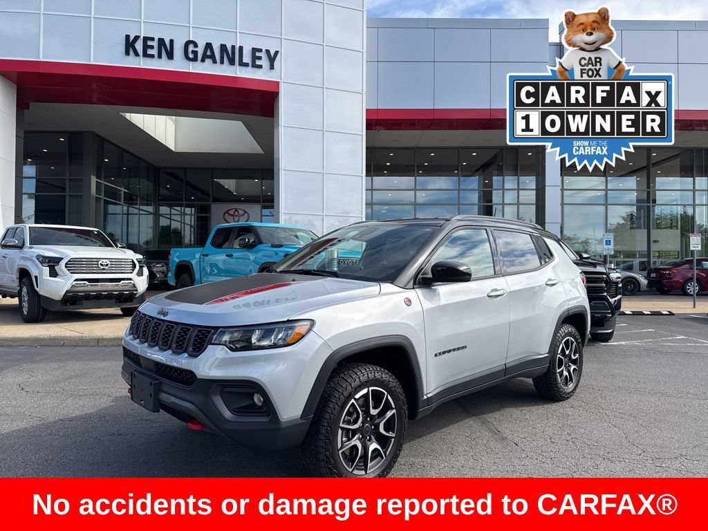 Used 2025 Jeep Compass Trailhawk AWD/4WD image 1