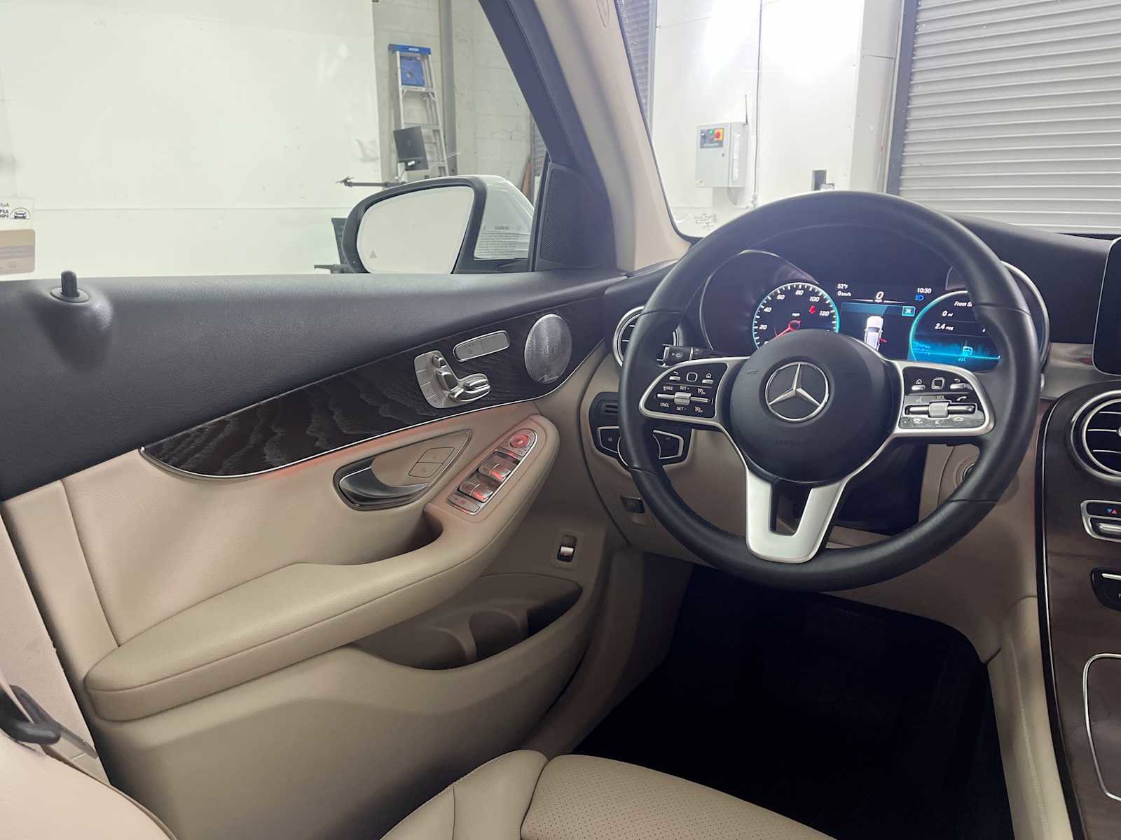 Used 2021 Mercedes-Benz GLC 300 4MATIC image 15
