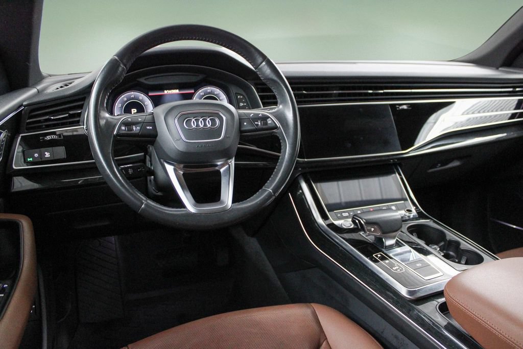 Used 2019 Audi Q8 Premium Plus w/ Premium Plus AWD/4WD image 17