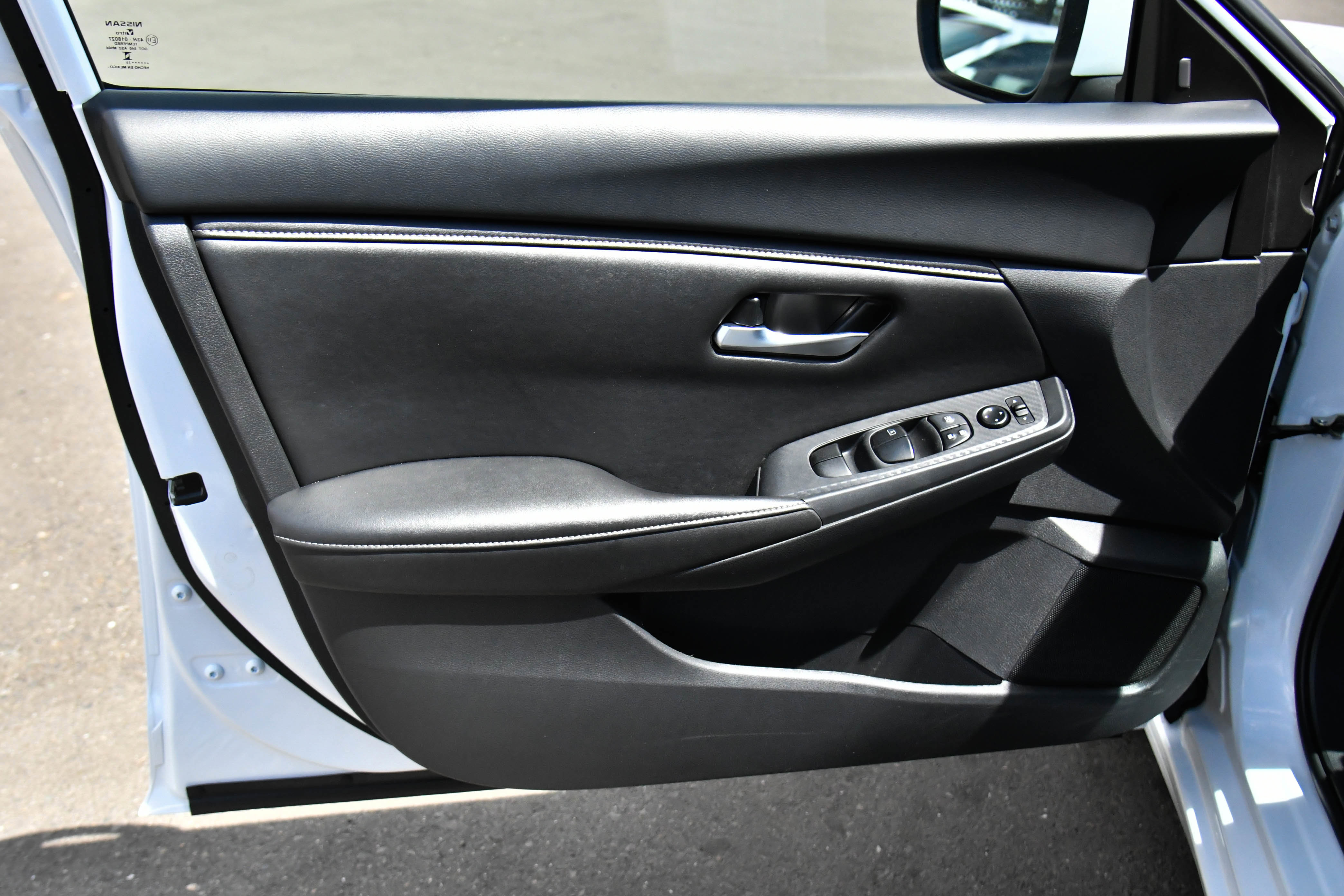 Used 2025 Nissan Sentra SV FWD image 13