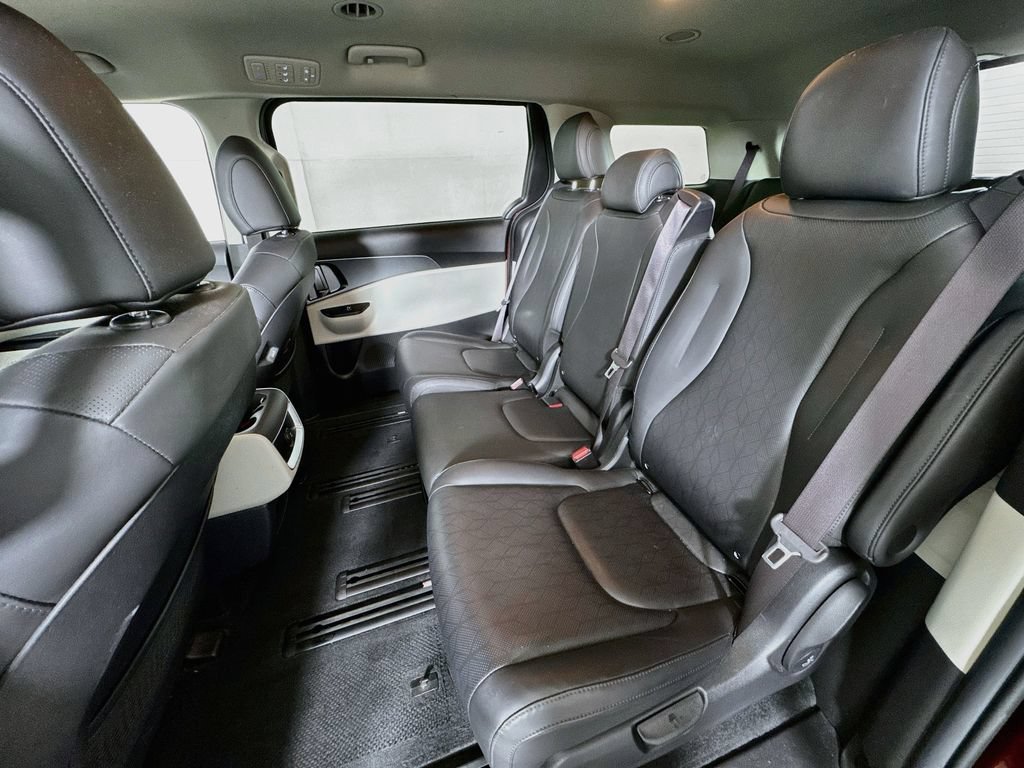 Used 2022 Kia Carnival LX FWD image 23