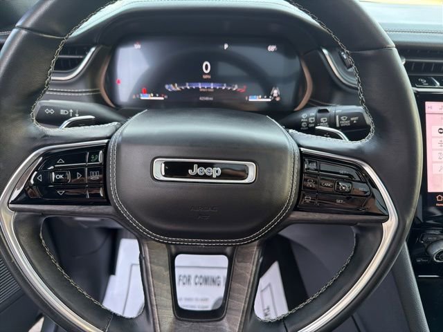 Used 2022 Jeep Grand Cherokee Overland w/ Luxury Tech Group IV image 20