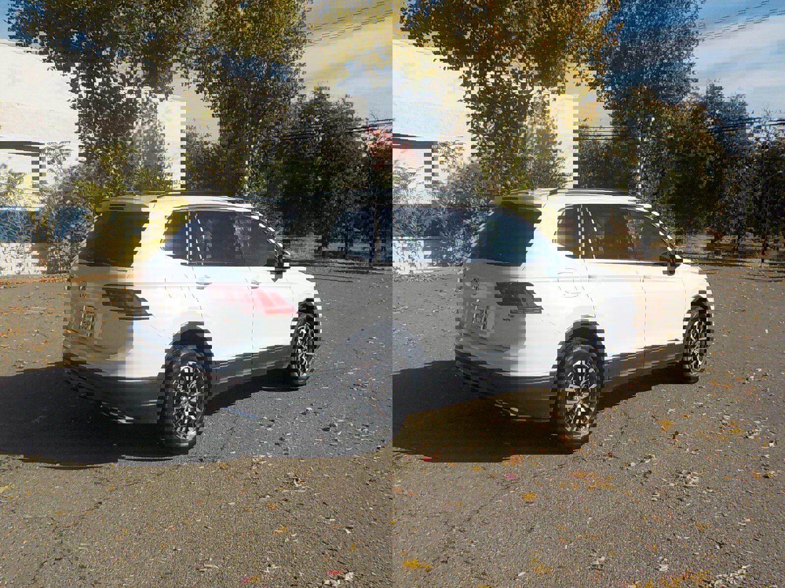 Used 2021 Volkswagen Tiguan S image 3