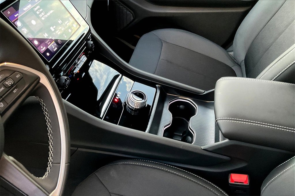 New 2025 Jeep Grand Cherokee L Laredo image 8