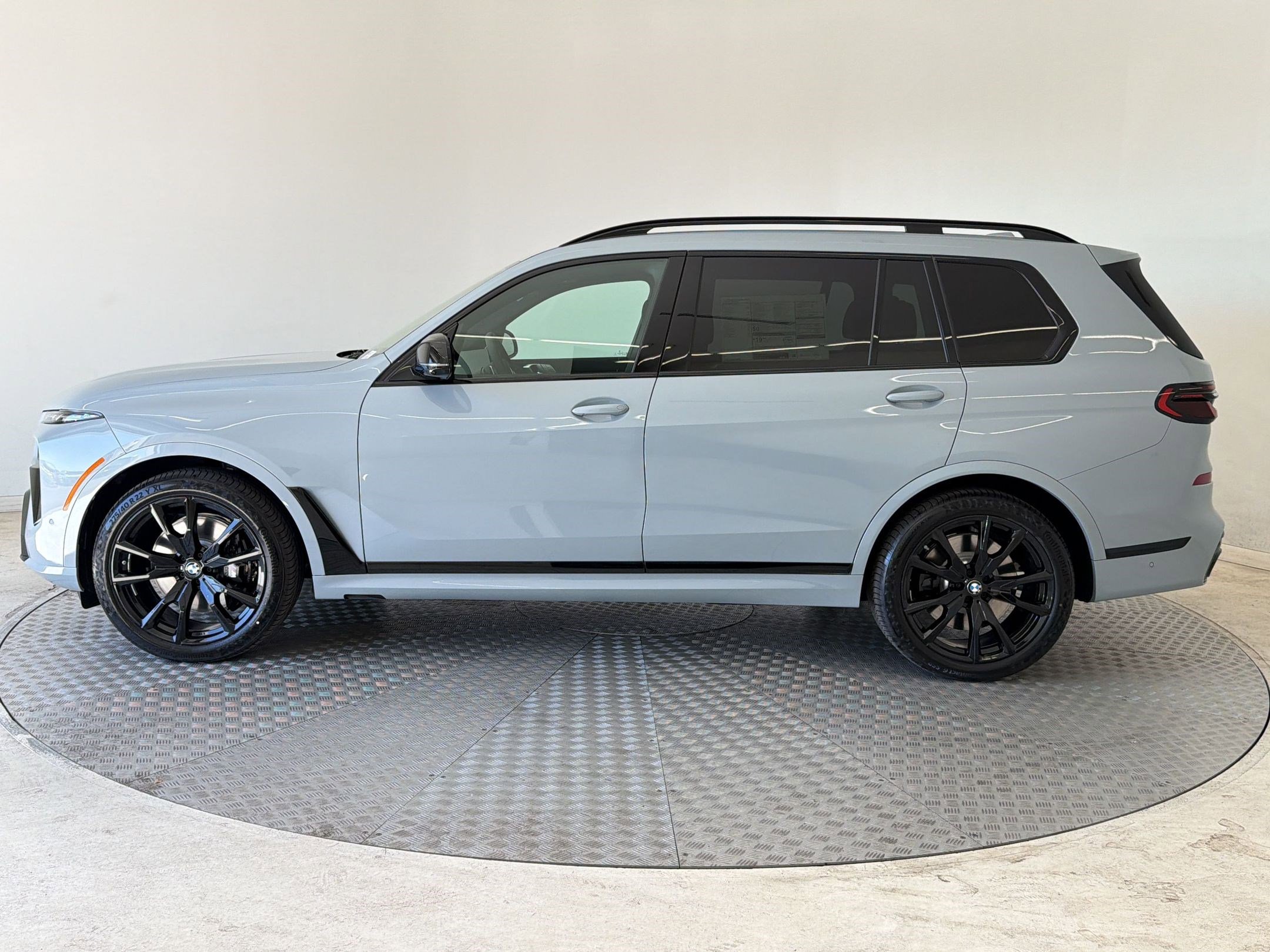 New 2027 BMW X7 M60i AWD/4WD image 2