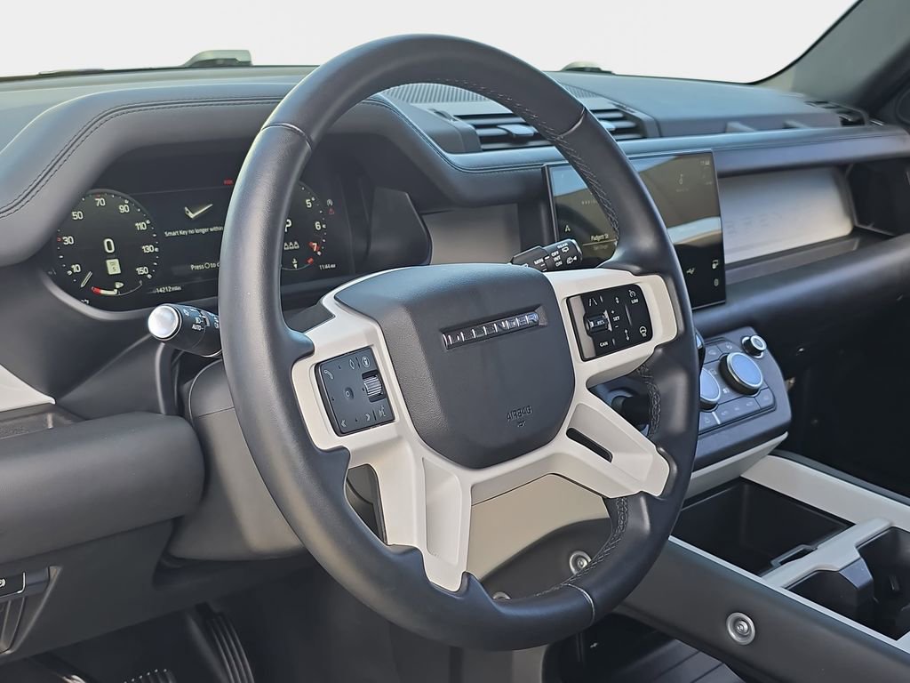 Used 2025 Land Rover Defender 110 S image 16