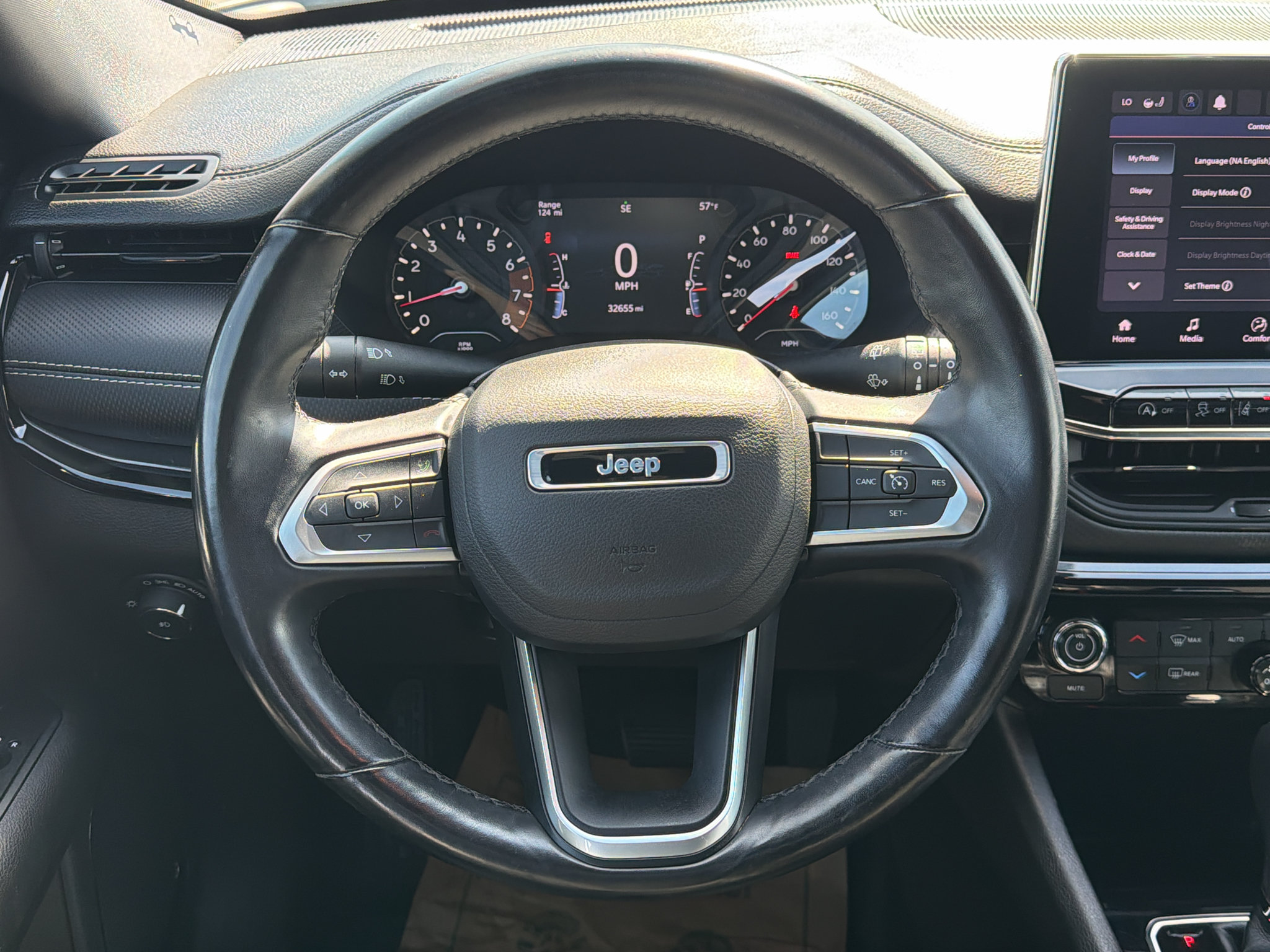 Used 2022 Jeep Compass Latitude w/ Convenience Group AWD/4WD image 28