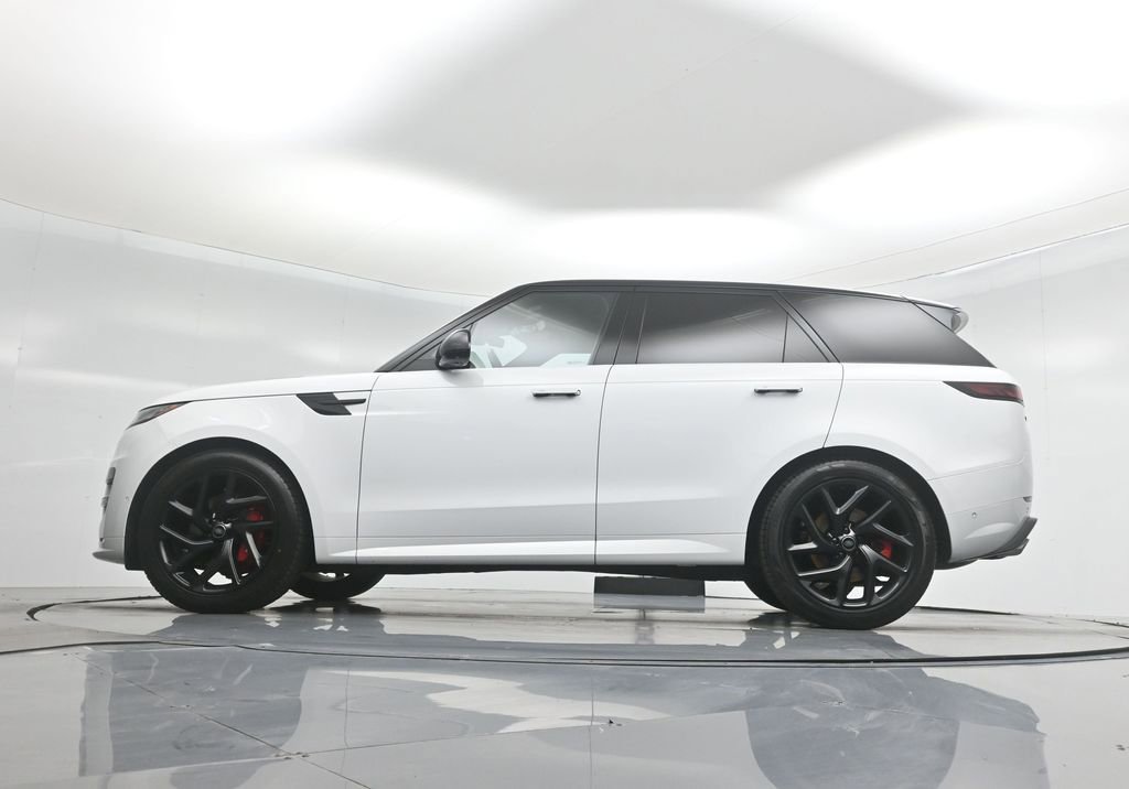 Used 2023 Land Rover Range Rover Sport SE Dynamic image 54