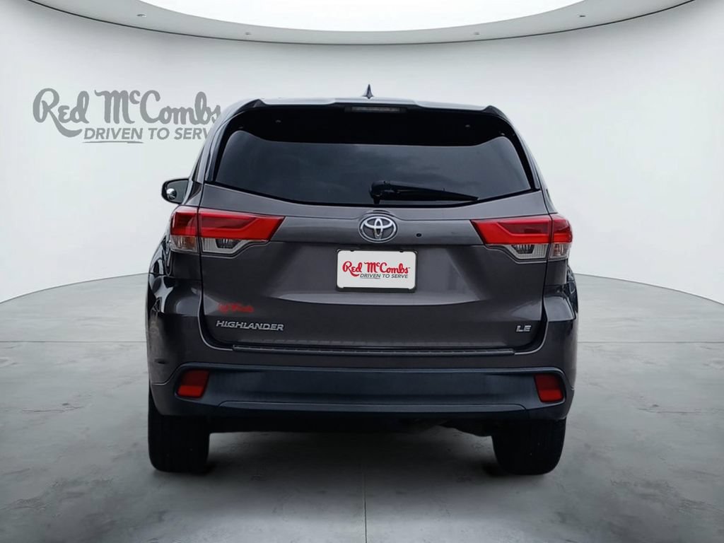 Used 2017 Toyota Highlander Plus FWD image 4