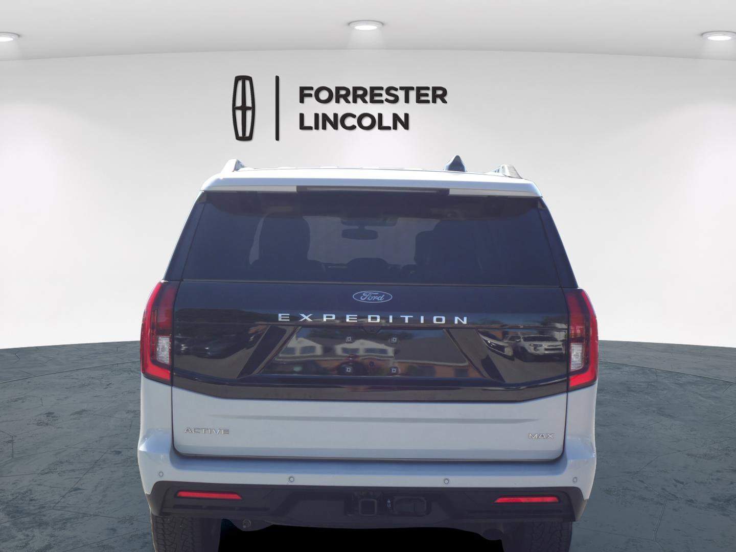 Used 2025 Ford Expedition Max Active AWD/4WD image 4