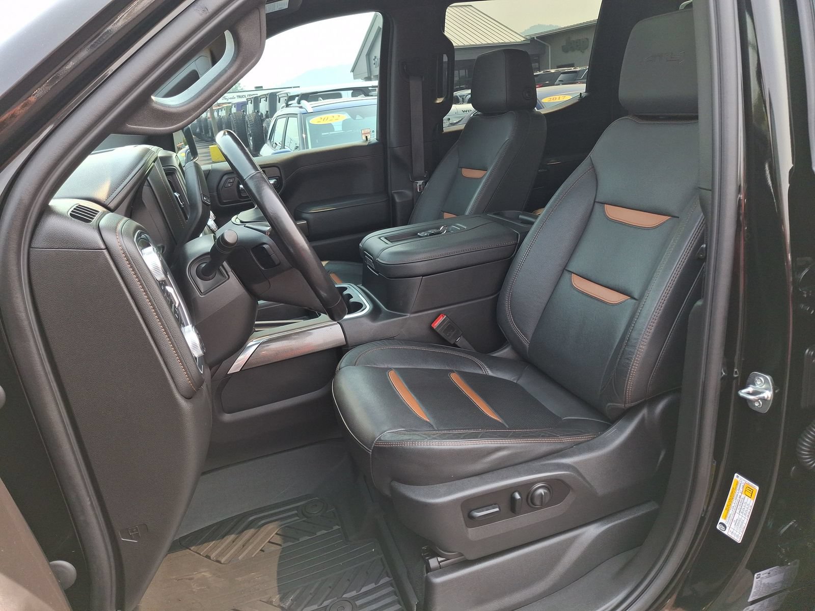 Used 2021 GMC Sierra 1500 AT4 w/ AT4 Preferred Package AWD/4WD image 17