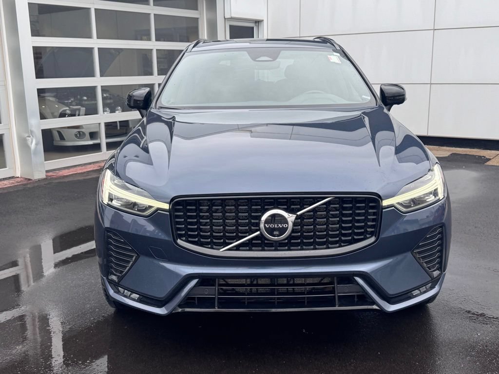 Used 2023 Volvo XC60 B5 Plus AWD/4WD image 7
