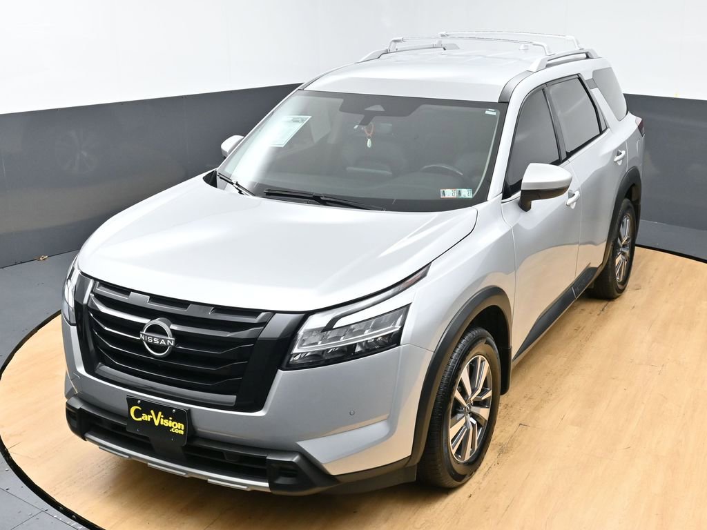 Used 2023 Nissan Pathfinder SL w/ Black Appearance Package image 47