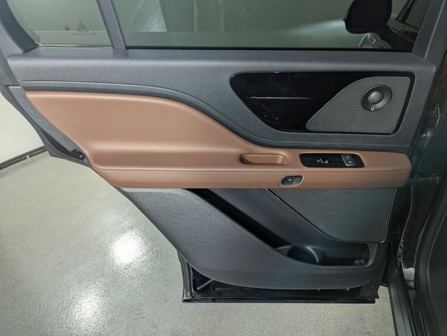 Used 2025 Lincoln Aviator Reserve w/ Jet Appearance Package image 15