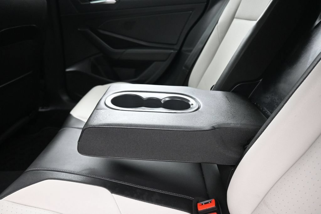 Used 2019 Volkswagen Jetta R-Line w/ R-Line Cold Weather Package FWD image 31