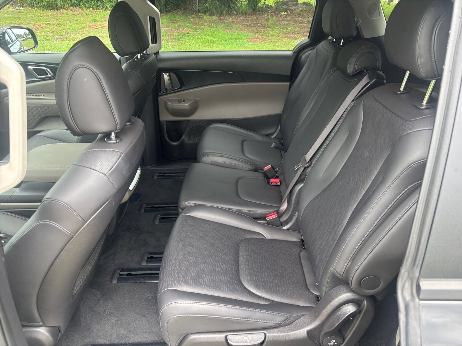 Used 2026 Kia Carnival FWD image 27