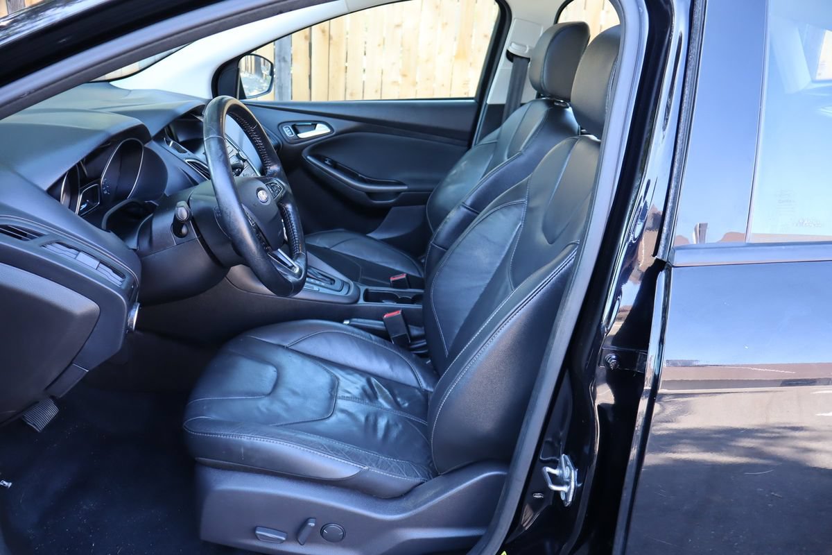 Used 2016 Ford Focus SE w/ Equipment Group 201A FWD image 19