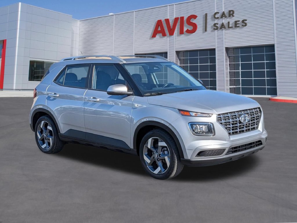 Used 2025 Hyundai Venue SEL FWD image 3