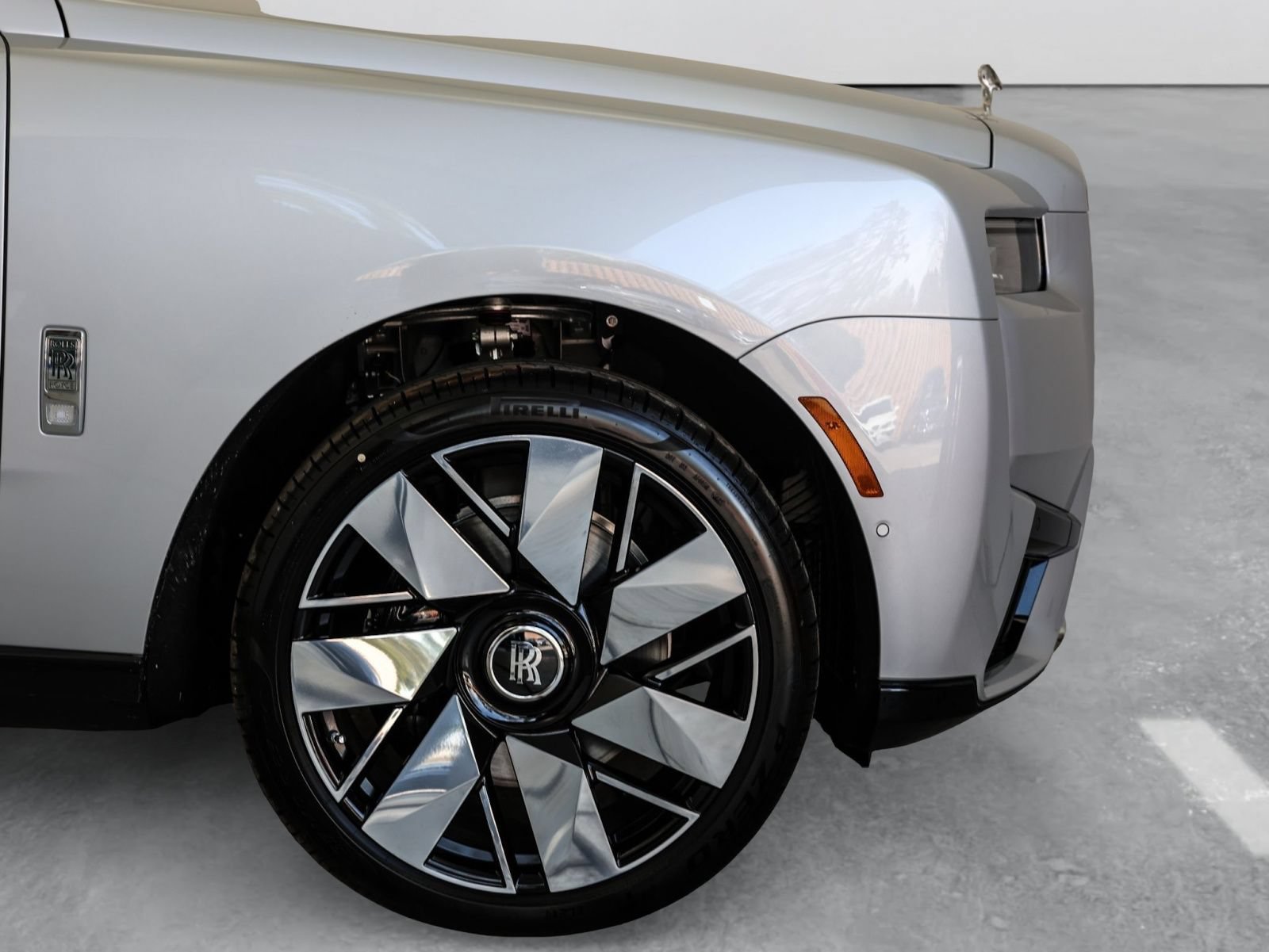 New 2026 Rolls-Royce Cullinan AWD/4WD image 28