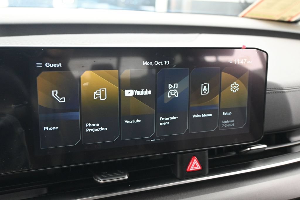 Used 2025 Kia Carnival EX FWD image 22