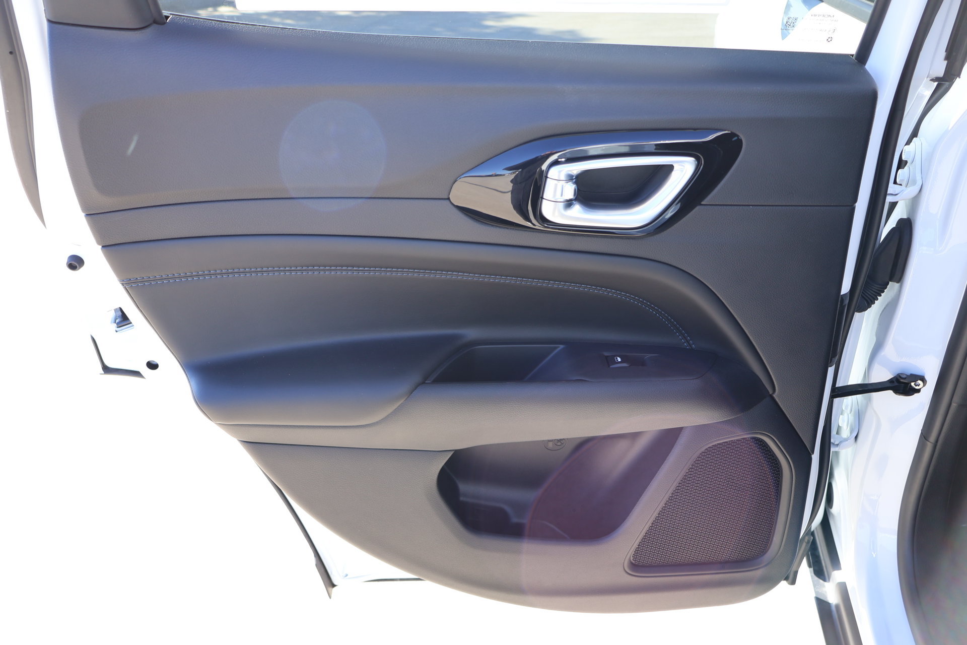 New 2026 Jeep Compass Latitude AWD/4WD image 16