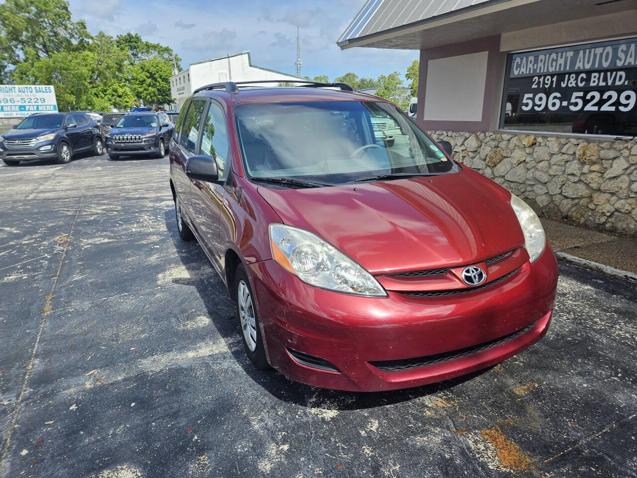 Used 2010 Toyota Sienna LE image 15