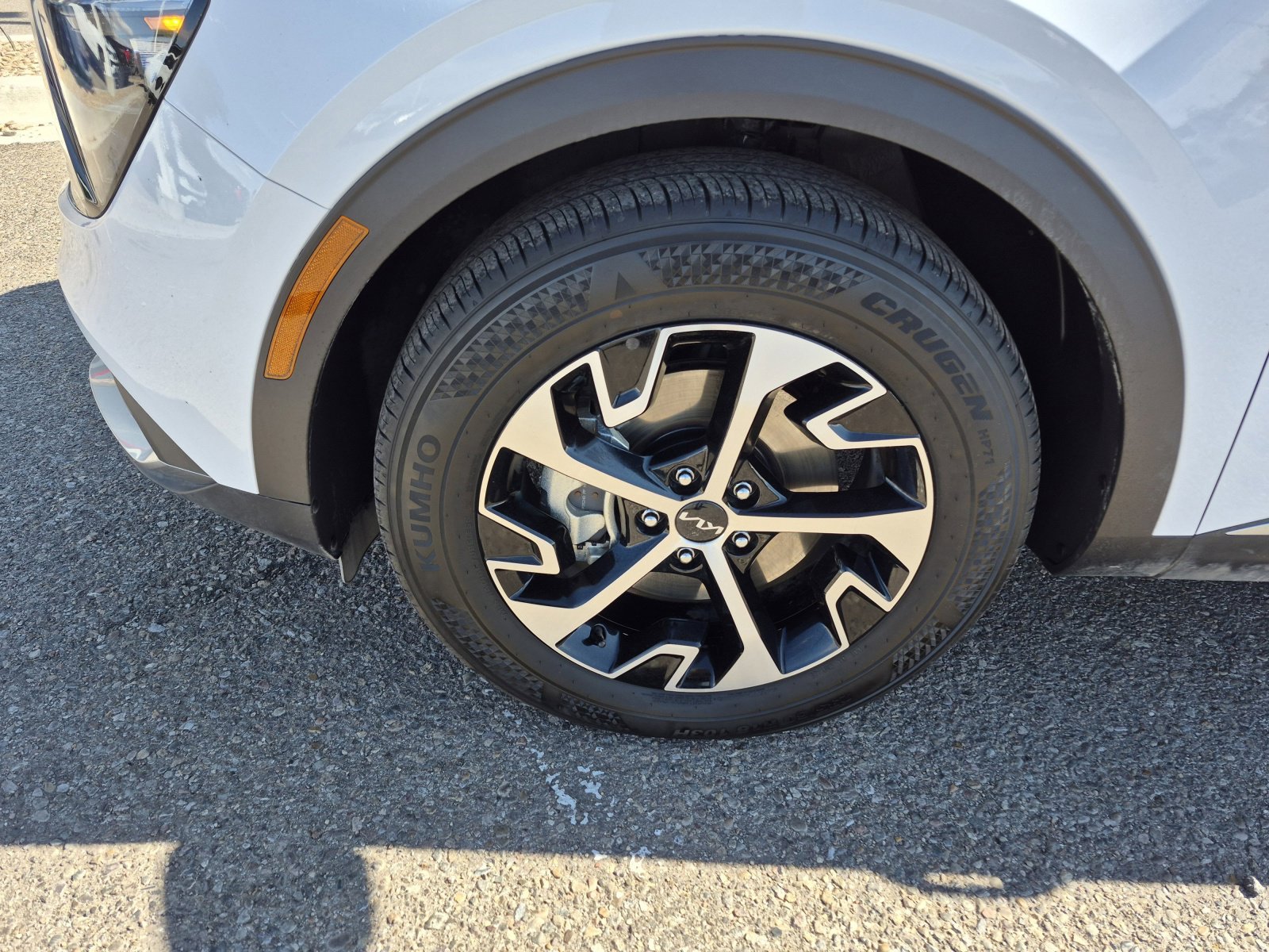 Used 2023 Kia Sportage EX image 23