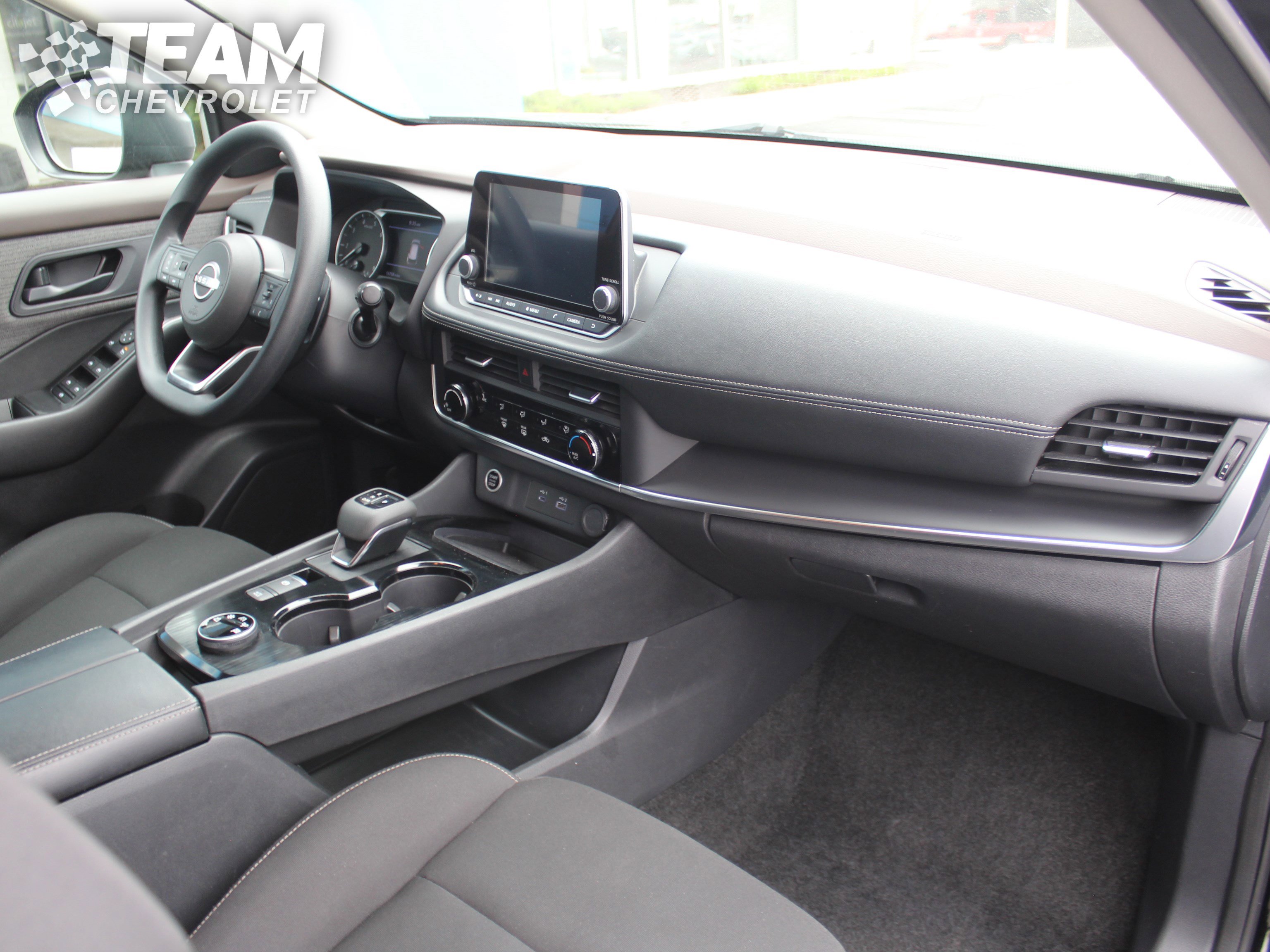 Used 2023 Nissan Rogue S AWD/4WD image 26