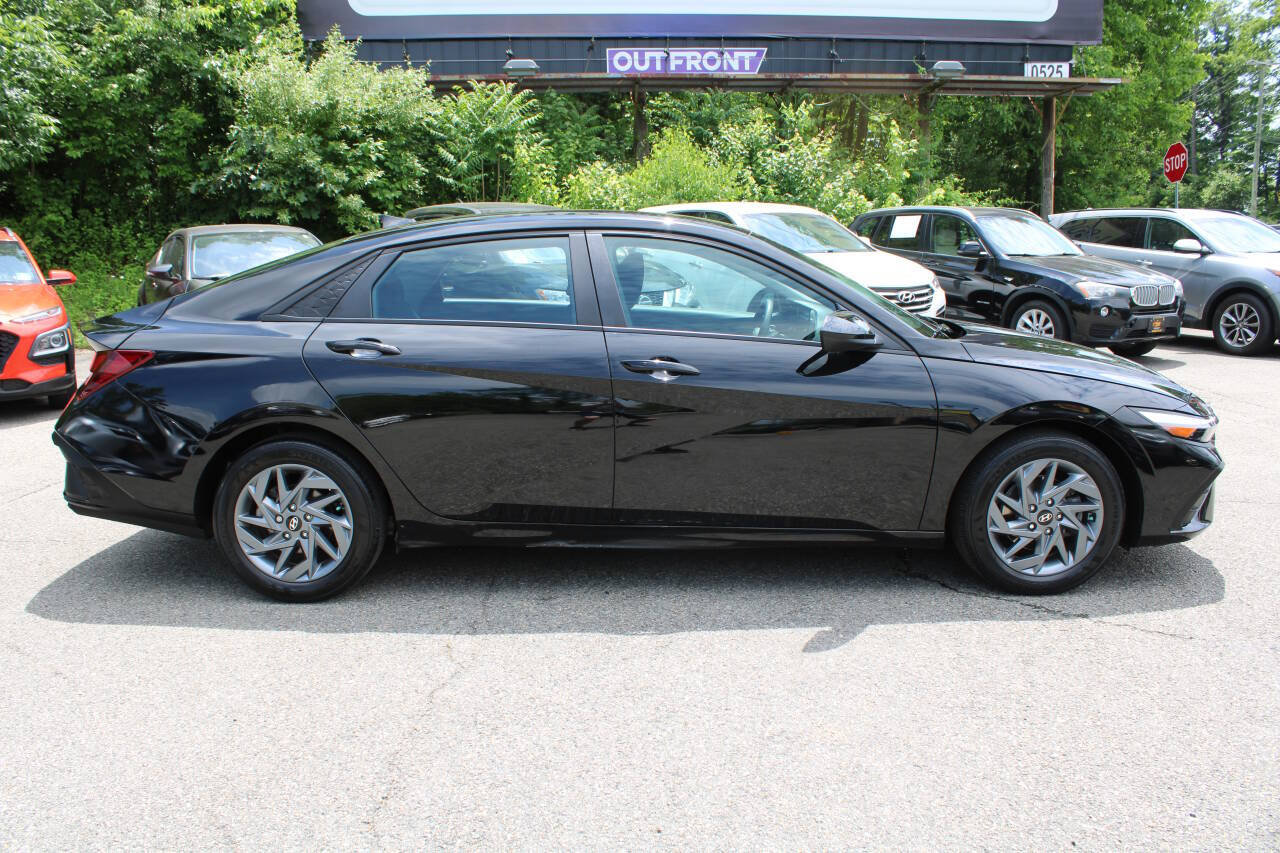 Used 2024 Hyundai Elantra SEL FWD image 6